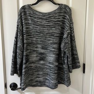 Women’s plus size 1X lightweight black and white 3/4 sleeve length sweater